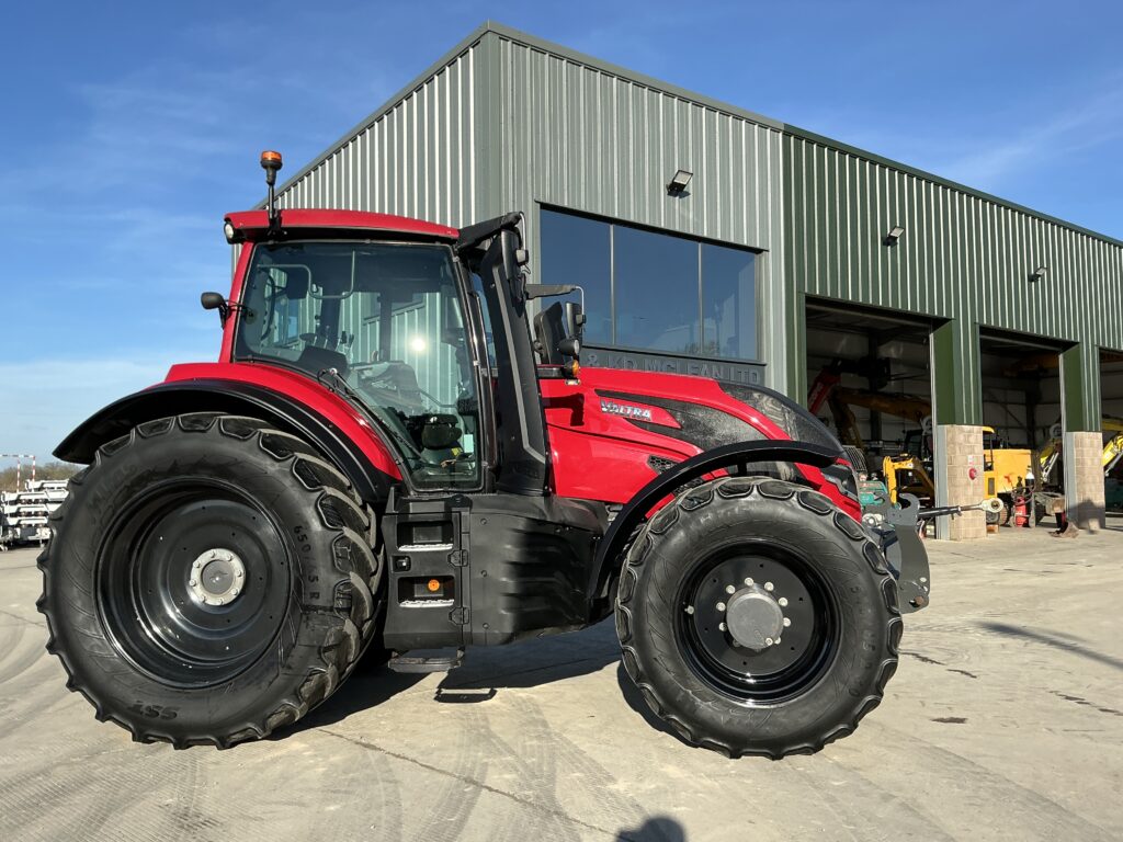 Valtra T235 Active Tractor (ST25716)