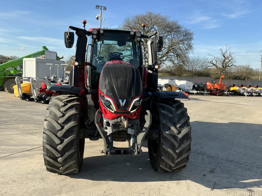 Valtra T235 Active Tractor (ST25716)