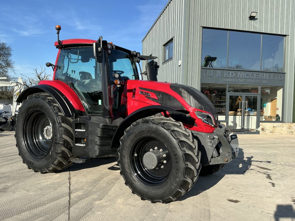 Valtra T235 Active Tractor (ST25716)