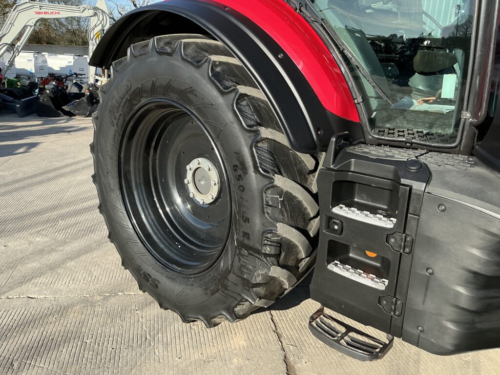 Valtra T235 Active Tractor (ST25716)