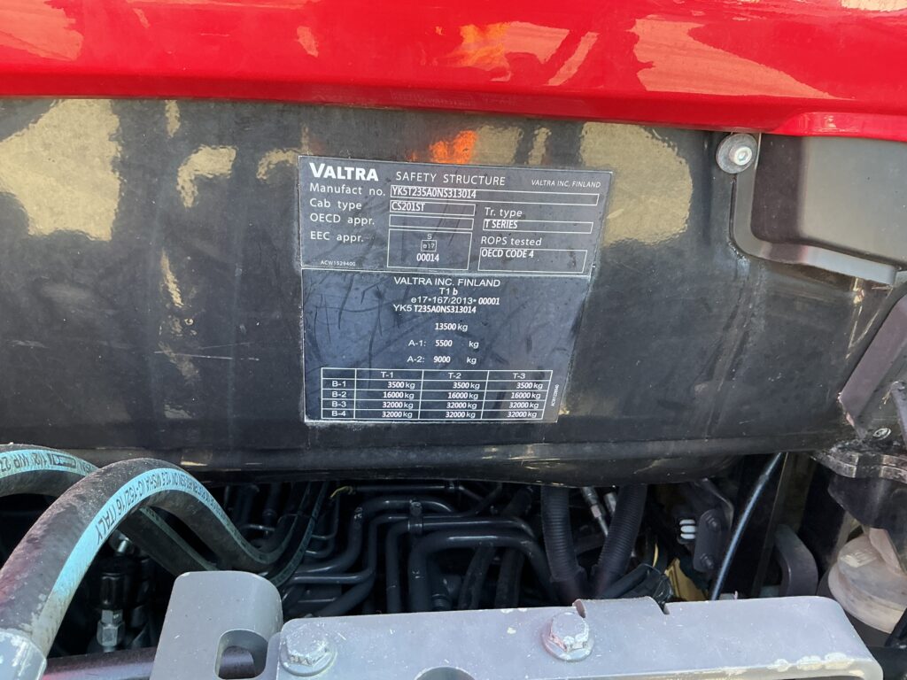 Valtra T235 Active Tractor (ST25716)