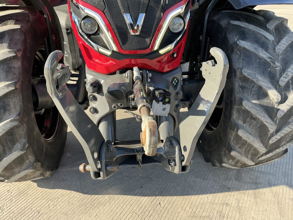 Valtra T235 Active Tractor (ST25716)