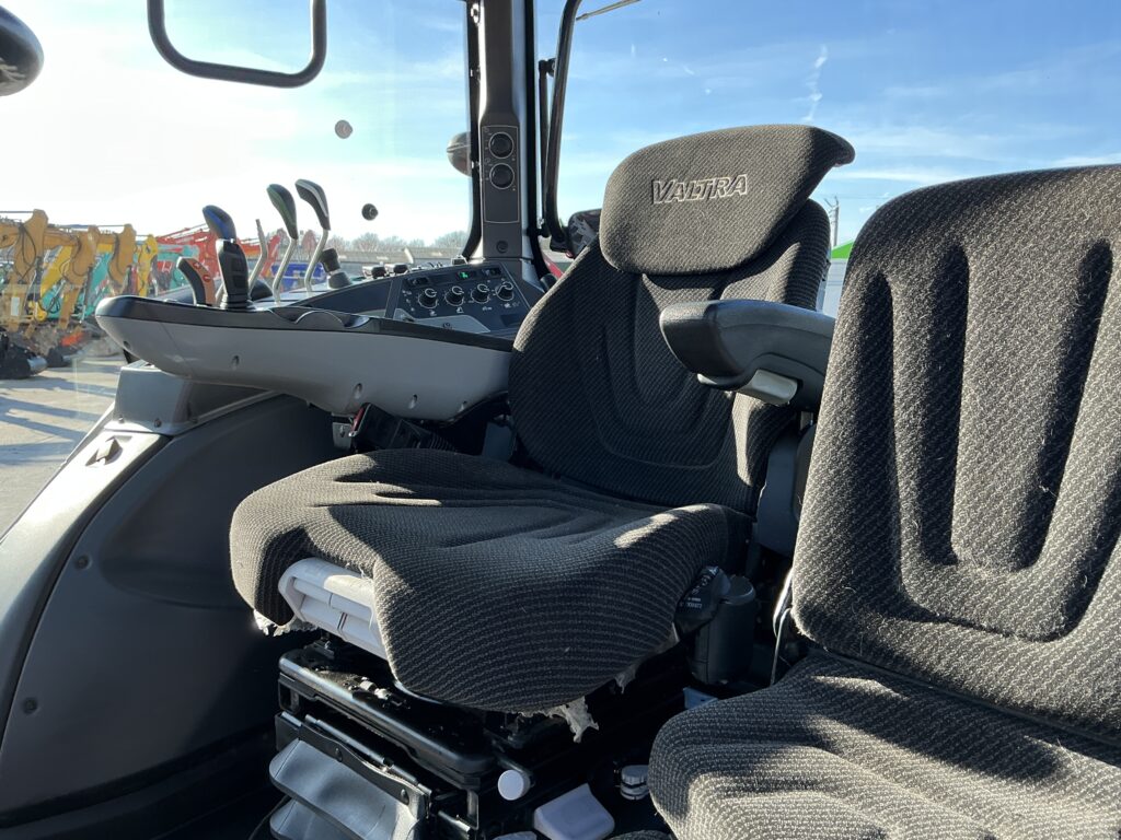 Valtra T235 Active Tractor (ST25716)