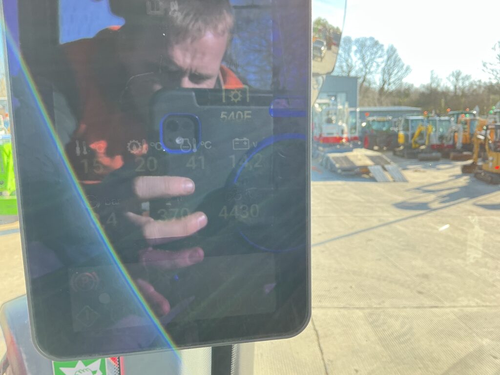 Valtra T235 Active Tractor (ST25716)