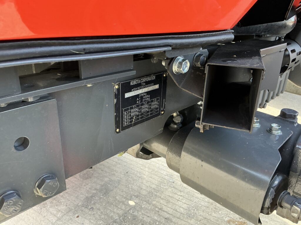 Kubota L1-552 Tractor (ST25925)