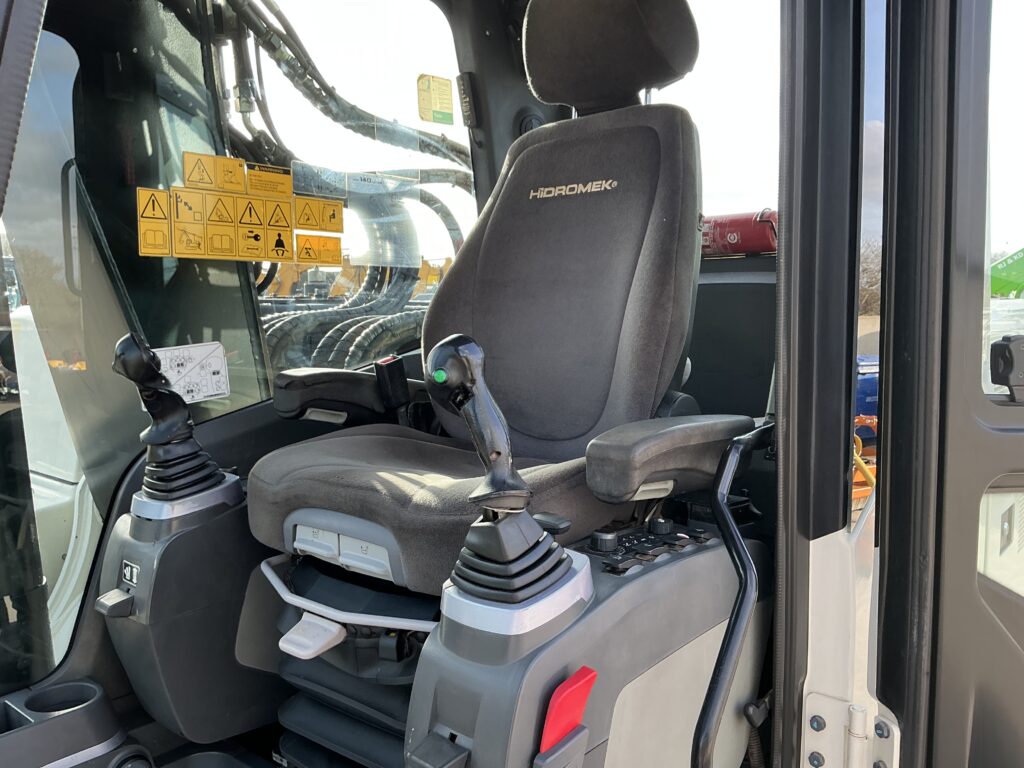 Hidromek HMK140 LC & Steel Wrist Tilt Rotator Digger (ST25577)