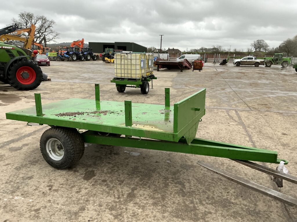 Single Axle Trailer with Posts