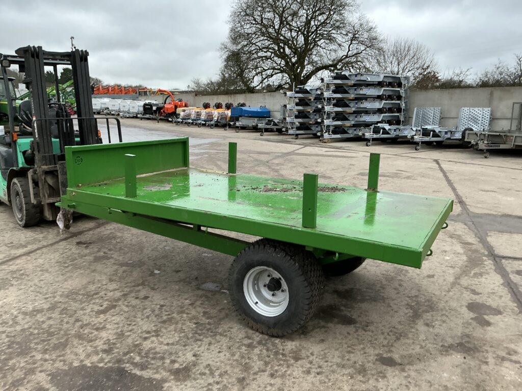 Single Axle Trailer with Posts