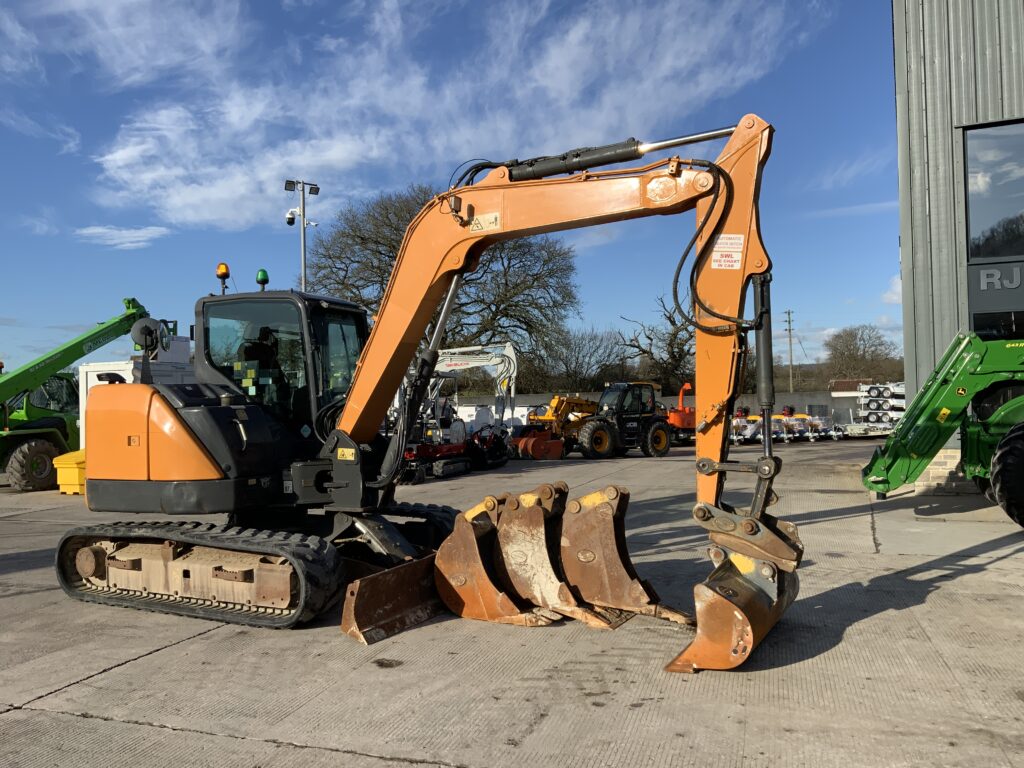 Case CX80c Digger (ST25704)