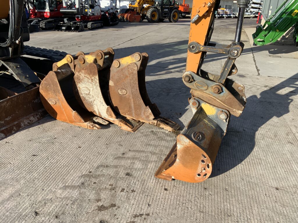 Case CX80c Digger (ST25704)