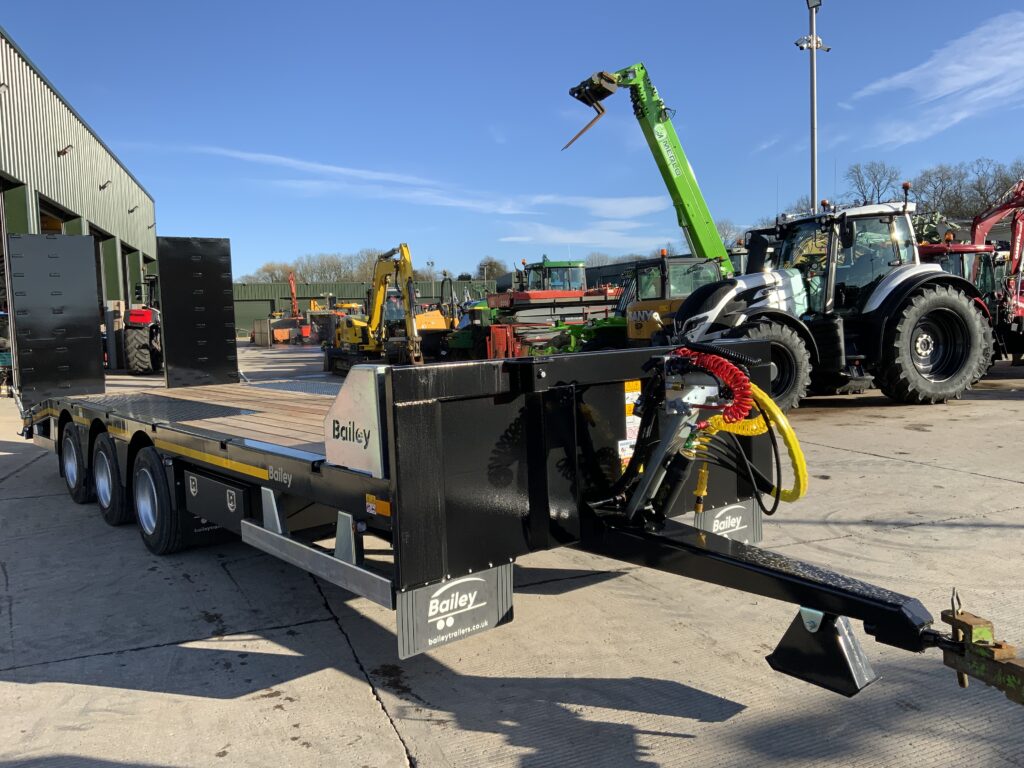 Bailey Trailers 26ft Tri Axle Low Loader Trailer (ST25791)