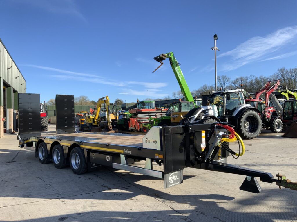 Bailey Trailers 26ft Tri Axle Low Loader Trailer (ST25791)