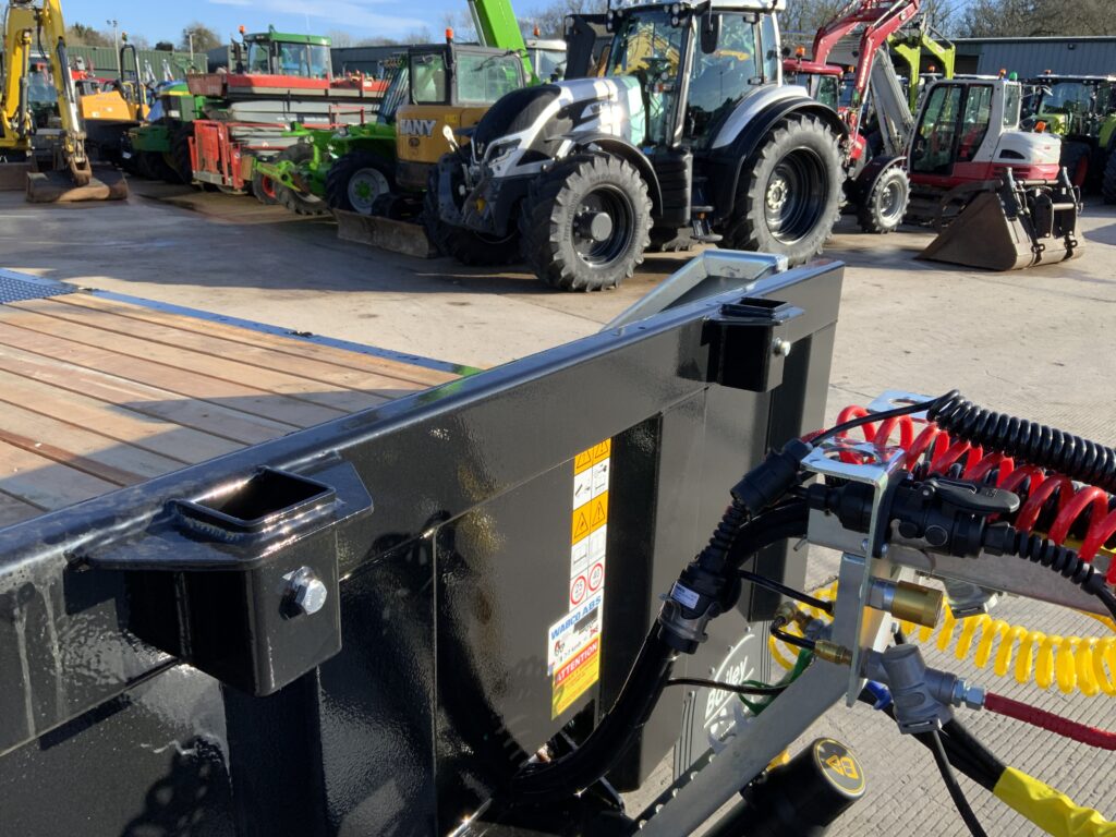 Bailey Trailers 26ft Tri Axle Low Loader Trailer (ST25791)