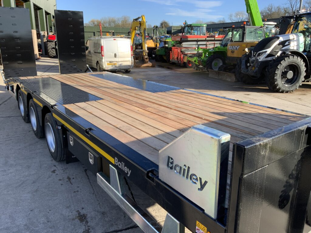 Bailey Trailers 26ft Tri Axle Low Loader Trailer (ST25791)