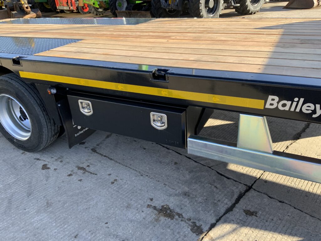 Bailey Trailers 26ft Tri Axle Low Loader Trailer (ST25791)
