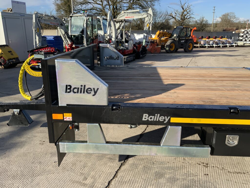 Bailey Trailers 26ft Tri Axle Low Loader Trailer (ST25791)