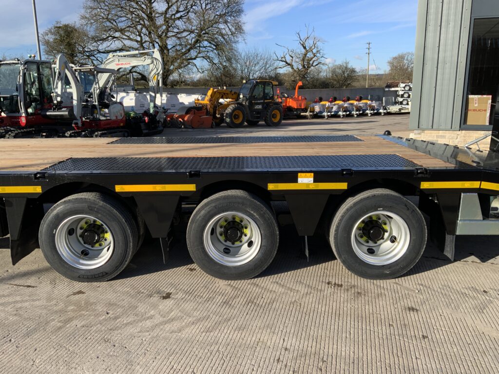 Bailey Trailers 26ft Tri Axle Low Loader Trailer (ST25791)