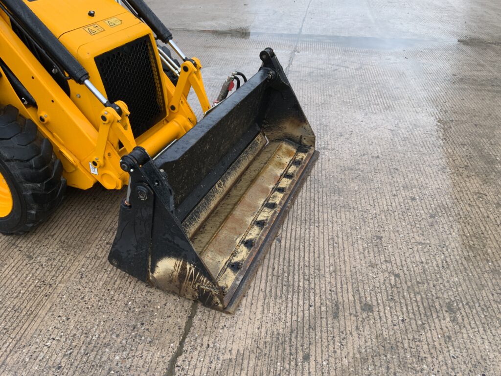 JCB 1CX Wheeled Skid Steer Backhoe Digger (ST25764)