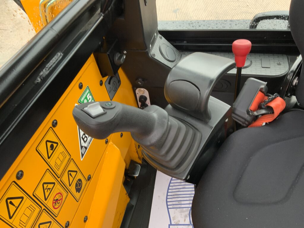 JCB 1CX Wheeled Skid Steer Backhoe Digger (ST25764)