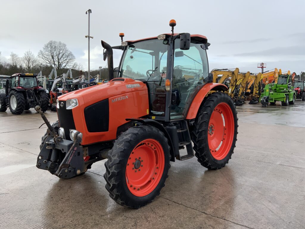 Kubota M110 GX Tractor (ST25481)