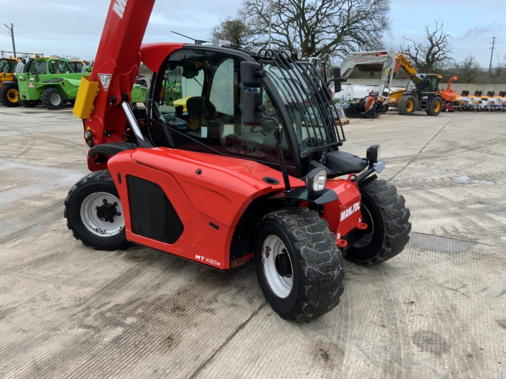 Manitou MT420H Comfort Compact Telehandler (ST25741)
