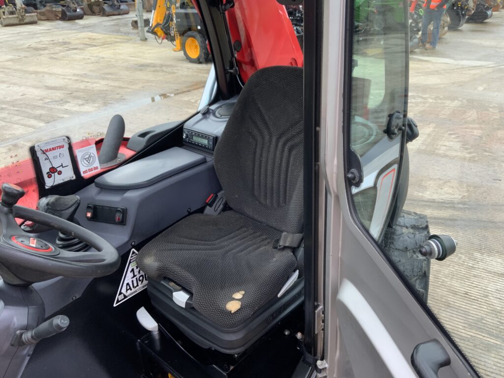 Manitou MT420H Comfort Compact Telehandler (ST25741)