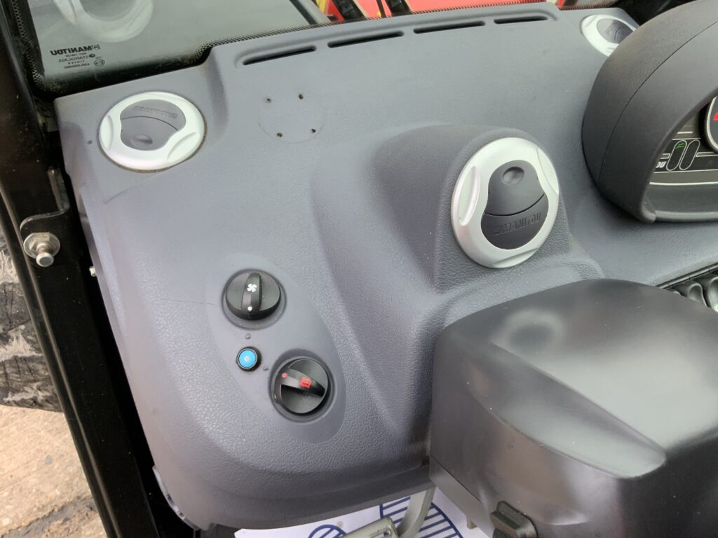 Manitou MT420H Comfort Compact Telehandler (ST25741)