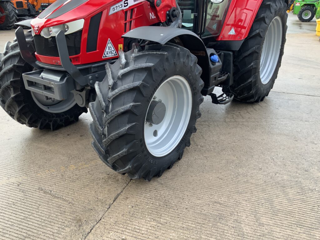 Massey Ferguson 5713S Next Edition Tractor (ST25582)
