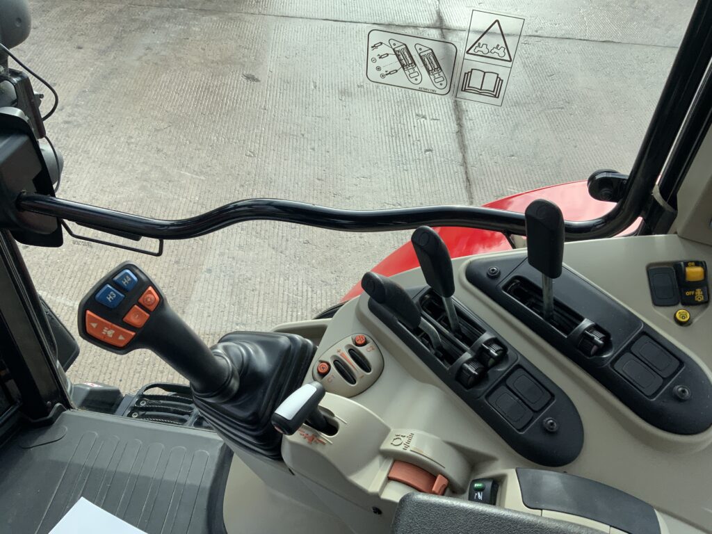 Massey Ferguson 5713S Next Edition Tractor (ST25582)