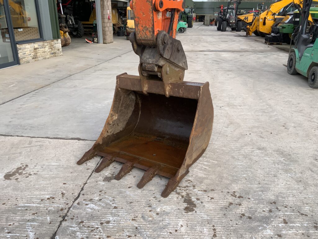 Hitachi ZX130LCN-5 ECO Digger (ST25542)