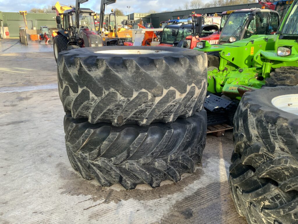 JCB Wheels & BKT Tyres