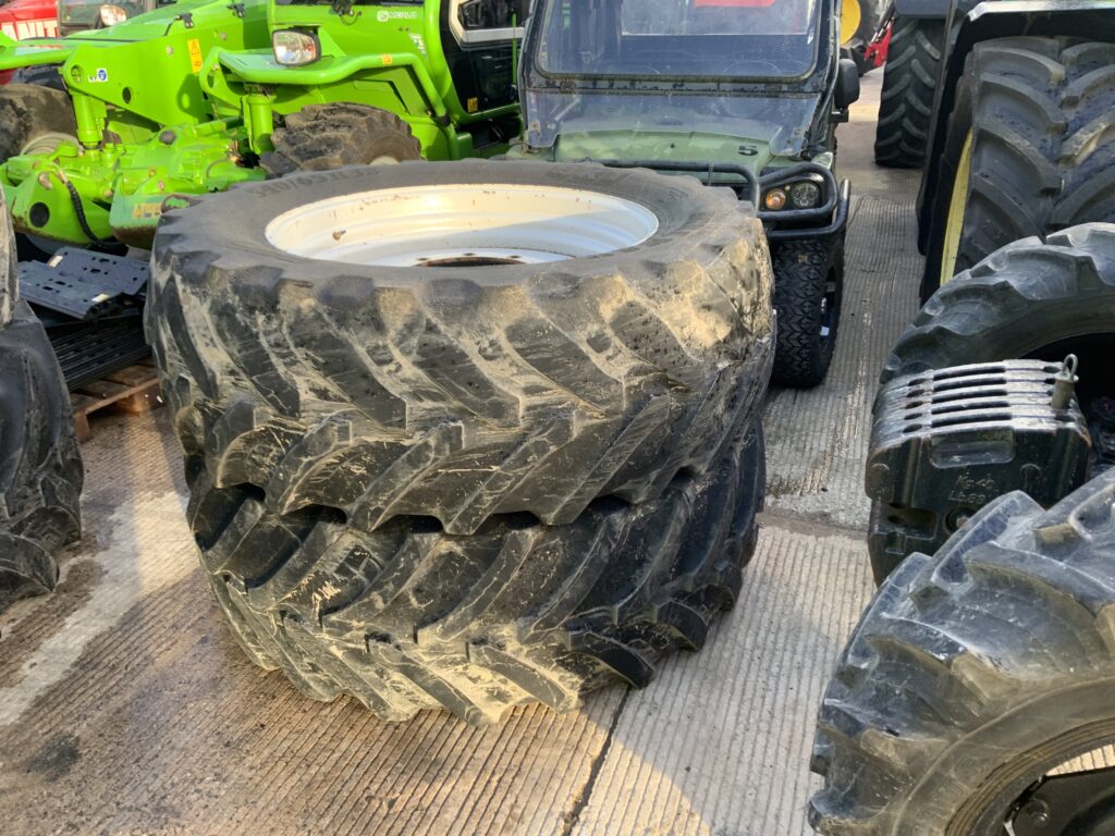 JCB Wheels & BKT Tyres