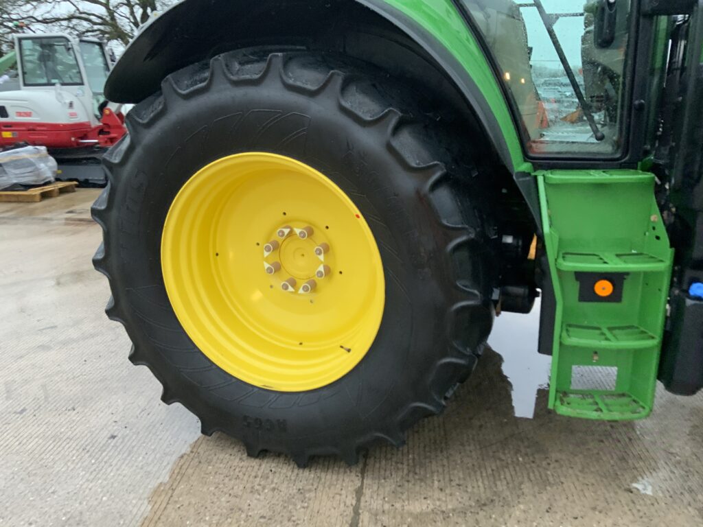 John Deere 6155M Tractor (ST25827)