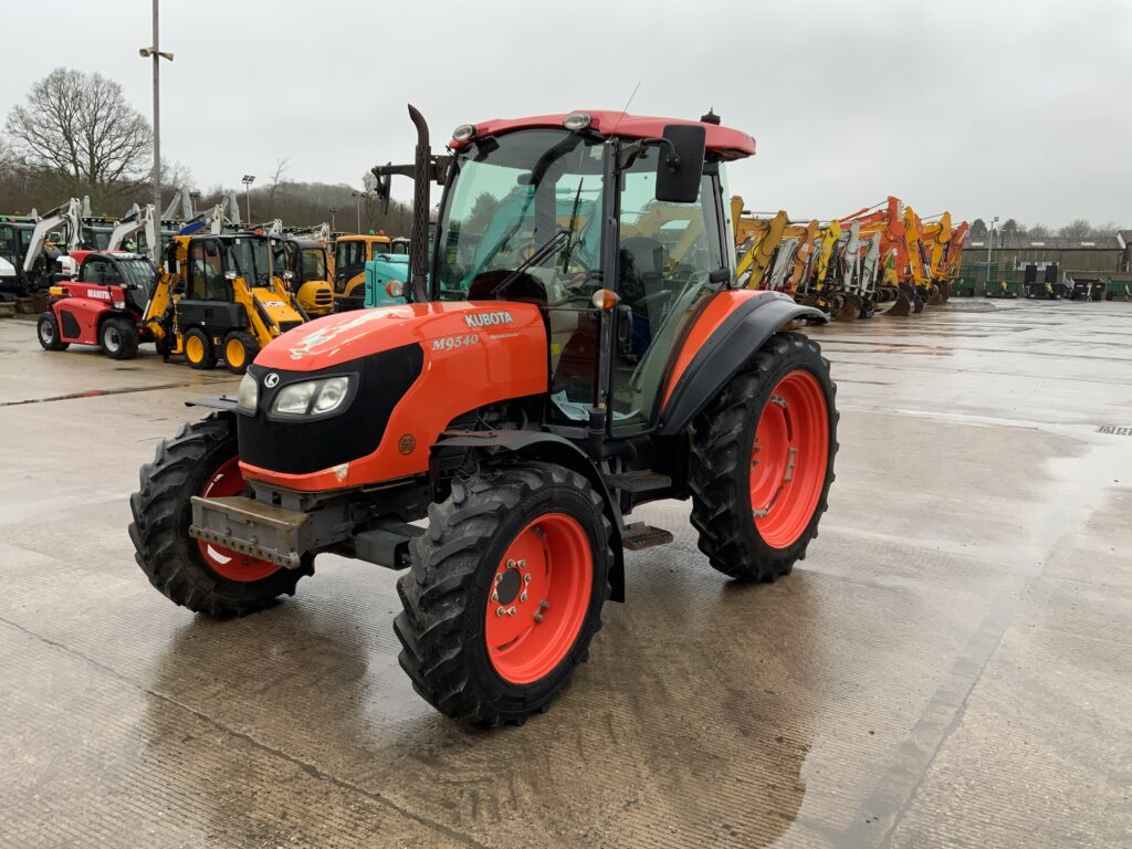 Kubota M9540 Hydraulic shuttle Tractor (ST25480)