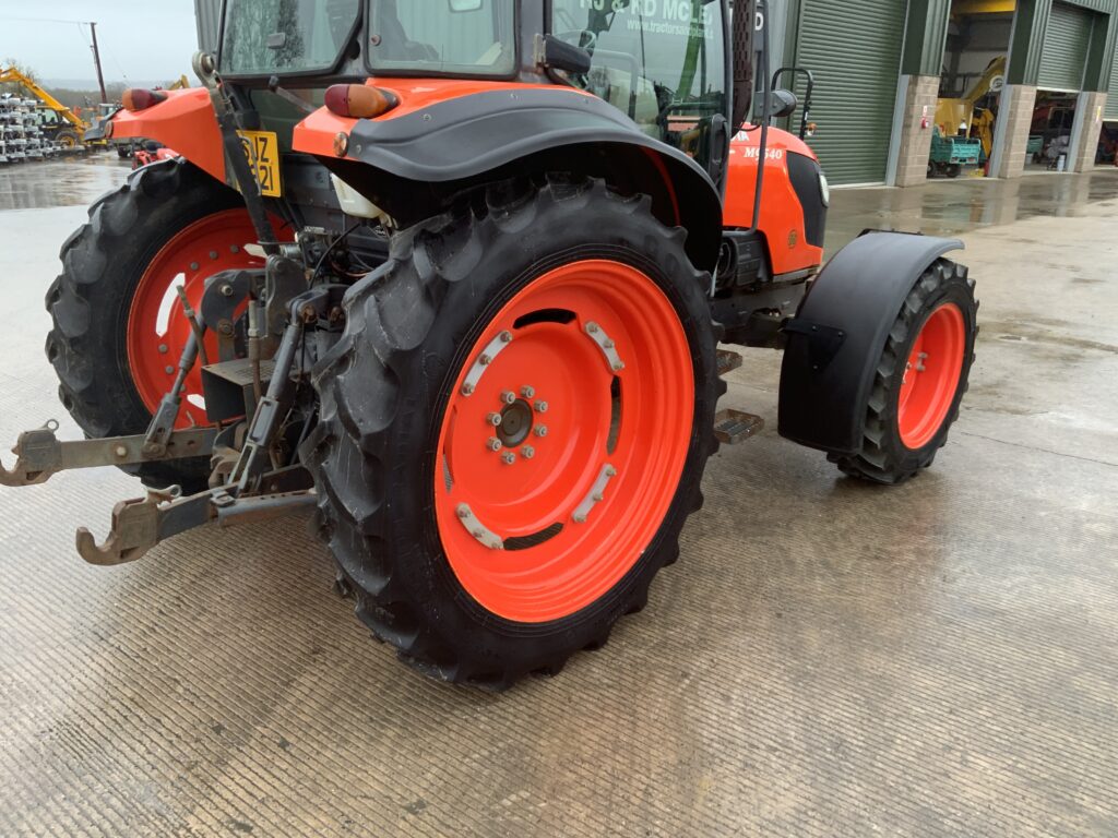Kubota M9540 Hydraulic shuttle Tractor (ST25480)