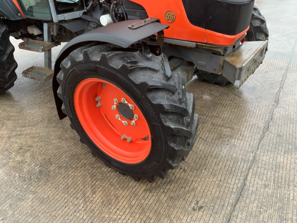 Kubota M9540 Hydraulic shuttle Tractor (ST25480)