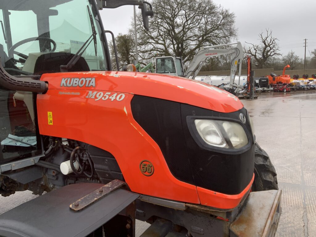 Kubota M9540 Hydraulic shuttle Tractor (ST25480)