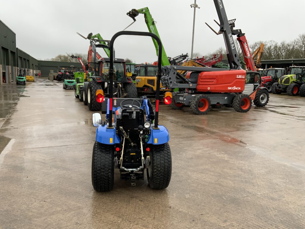 New Holland Boomer 25 Compact Tractor (ST25862)