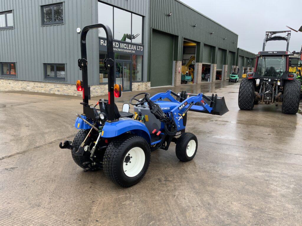 New Holland Boomer 25 Compact Tractor (ST25862)