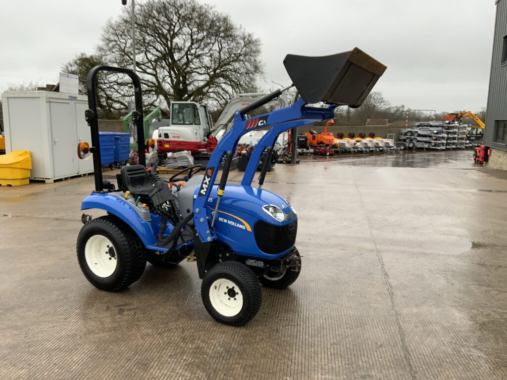 New Holland Boomer 25 Compact Tractor (ST25862)