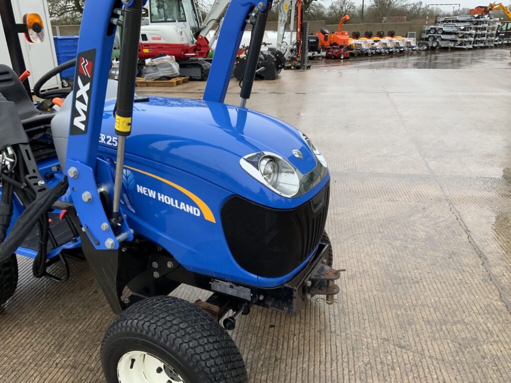 New Holland Boomer 25 Compact Tractor (ST25862)