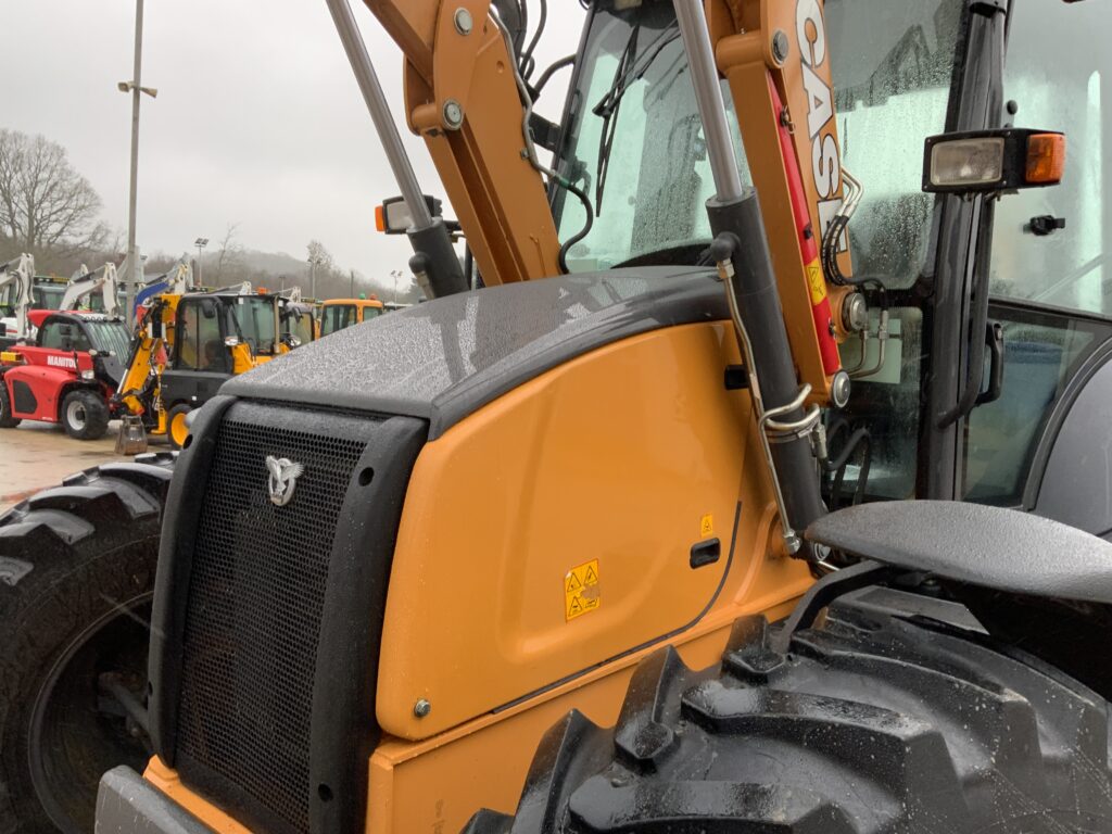 Case 695 SV Wheeled Digger (ST25848)