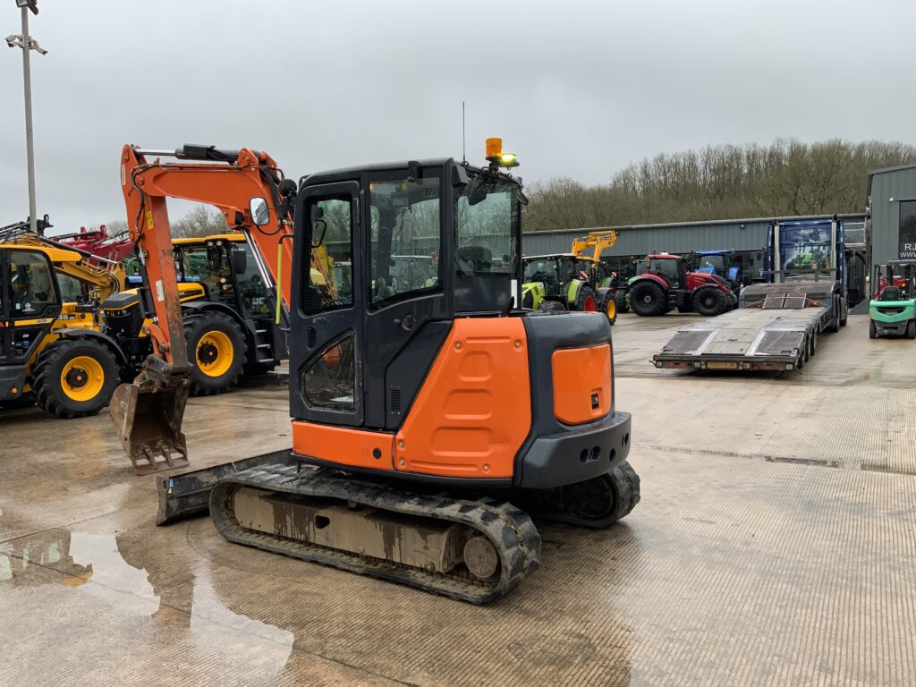 Hitachi Zaxis 65 USB-5A Digger (ST25605)