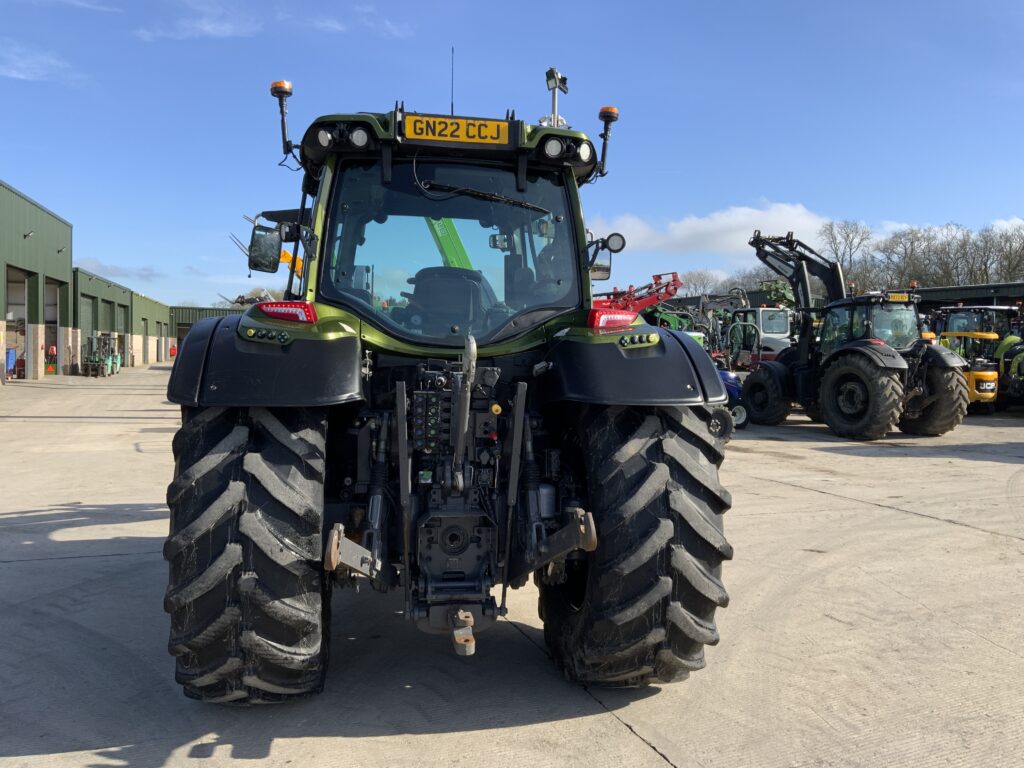 Valtra N175 Unlimited Versu Tractor (ST25430)