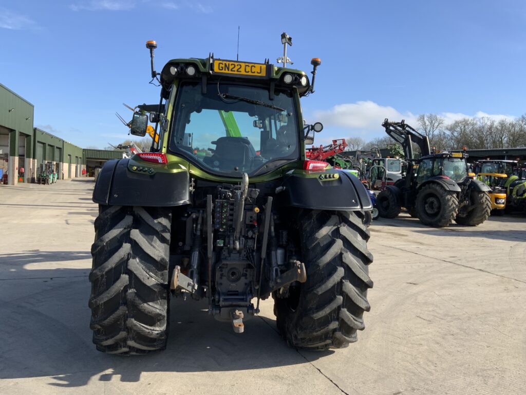 Valtra N175 Unlimited Versu Tractor (ST25430)