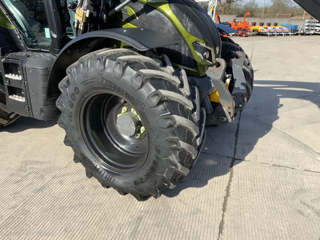 Valtra N175 Unlimited Versu Tractor (ST25430)