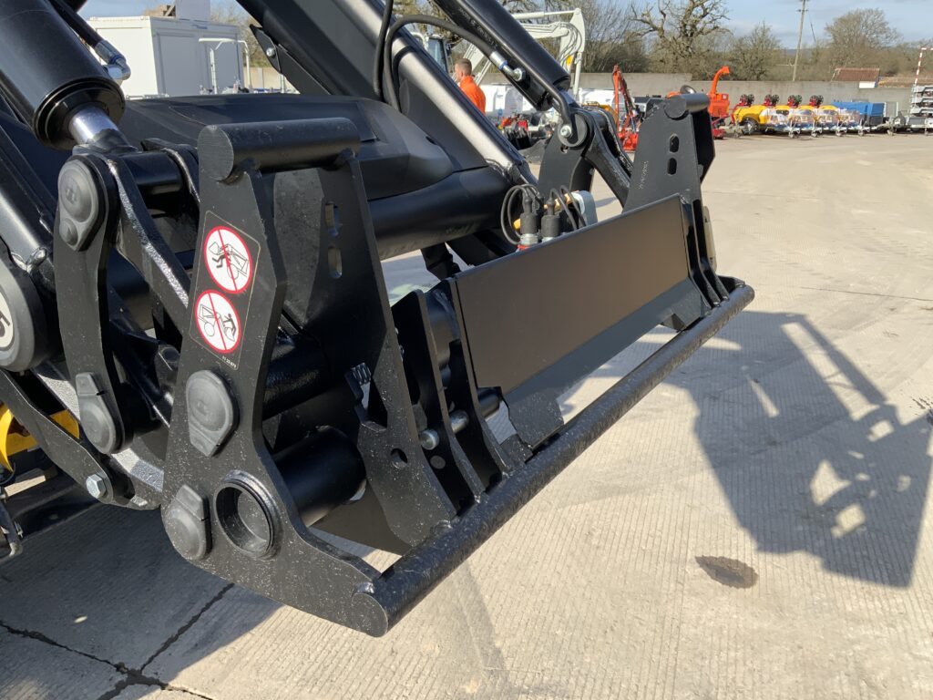 Valtra N175 Unlimited Versu Tractor (ST25430)