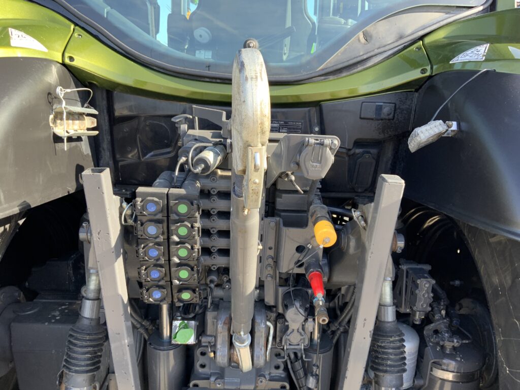 Valtra N175 Unlimited Versu Tractor (ST25430)