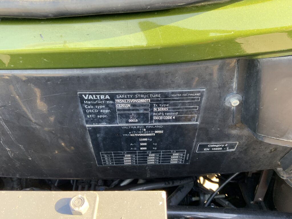 Valtra N175 Unlimited Versu Tractor (ST25430)