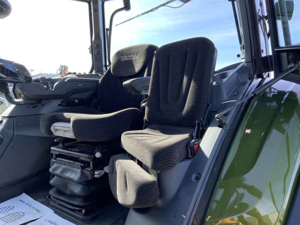 Valtra N175 Unlimited Versu Tractor (ST25430)